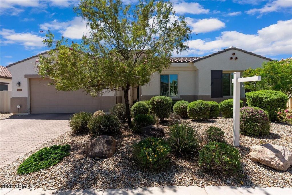 15737 W WILSHIRE Drive, Goodyear, AZ 85395 — exterior