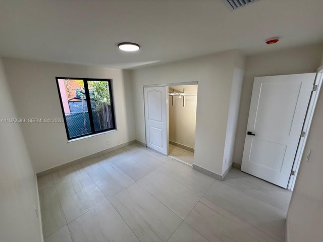 800 Jann Ave, Opa-locka, FL 33054