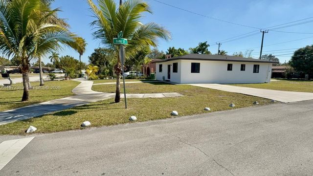 800 Jann Ave, Opa-locka, FL 33054