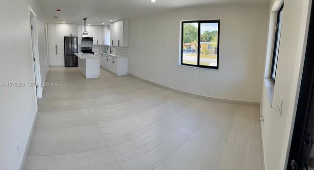 800 Jann Ave, Opa-locka, FL 33054