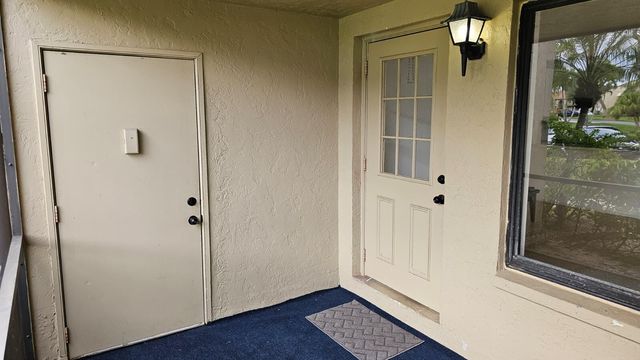 520 Shady Pine Way D1, Greenacres, FL 33415