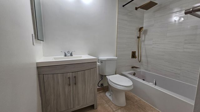 520 Shady Pine Way D1, Greenacres, FL 33415