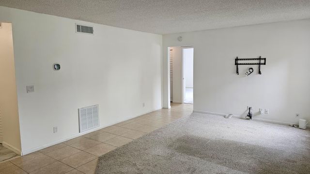520 Shady Pine Way D1, Greenacres, FL 33415