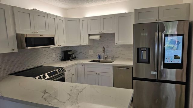 520 Shady Pine Way D1, Greenacres, FL 33415