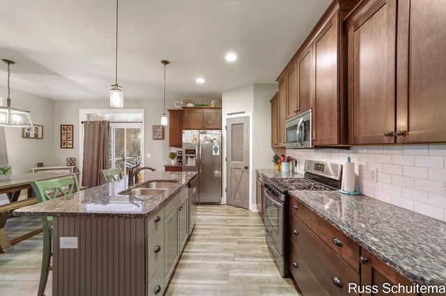 931 Ashlee Court, Norton Shores, MI 49441