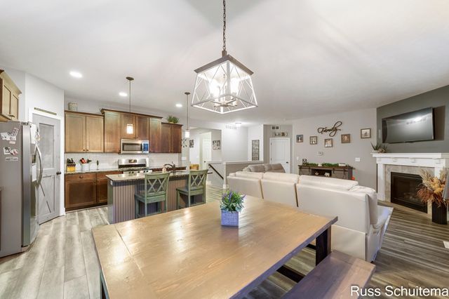 931 Ashlee Court, Norton Shores, MI 49441