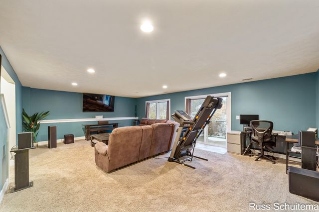 931 Ashlee Court, Norton Shores, MI 49441