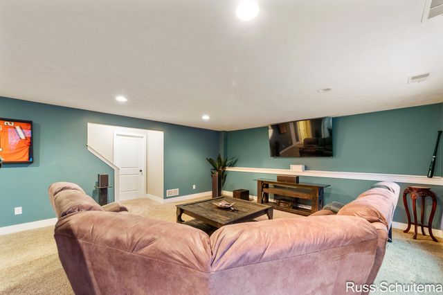 931 Ashlee Court, Norton Shores, MI 49441