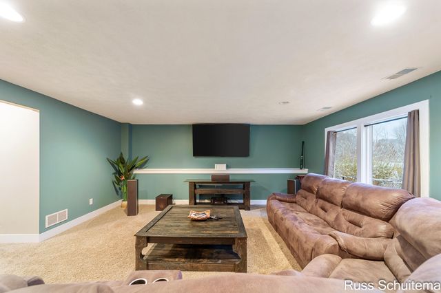 931 Ashlee Court, Norton Shores, MI 49441