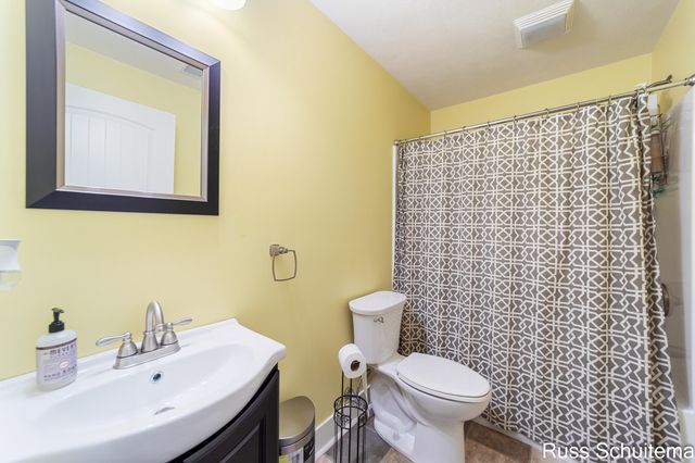 931 Ashlee Court, Norton Shores, MI 49441