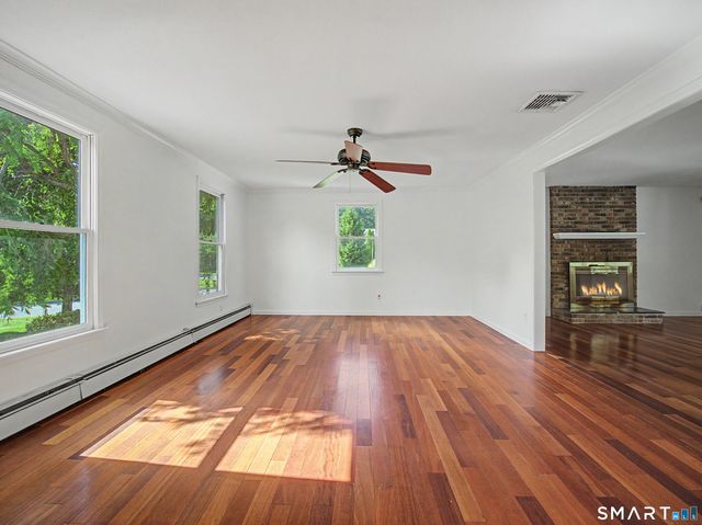 33 West Gerald Drive, Manchester, CT 06040