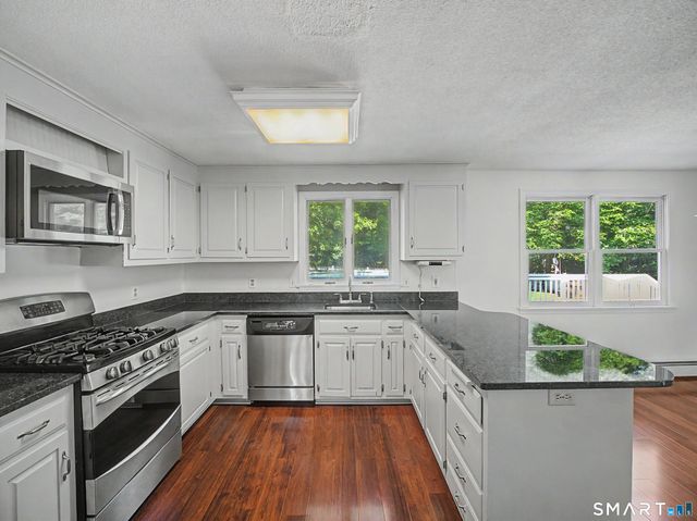 33 West Gerald Drive, Manchester, CT 06040