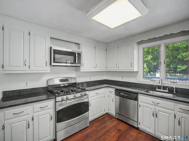 33 West Gerald Drive, Manchester, CT 06040