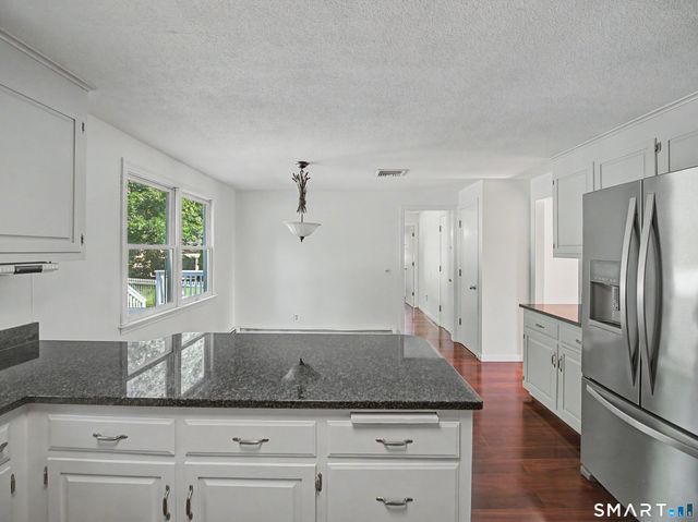 33 West Gerald Drive, Manchester, CT 06040