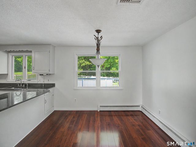 33 West Gerald Drive, Manchester, CT 06040