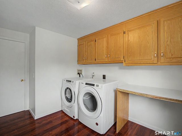 33 West Gerald Drive, Manchester, CT 06040