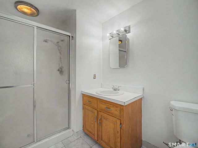33 West Gerald Drive, Manchester, CT 06040