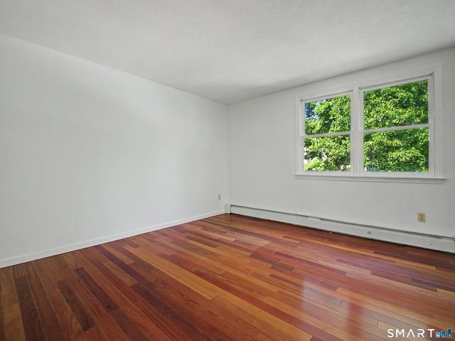 33 West Gerald Drive, Manchester, CT 06040