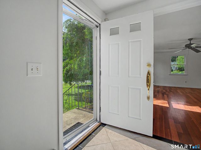 33 West Gerald Drive, Manchester, CT 06040