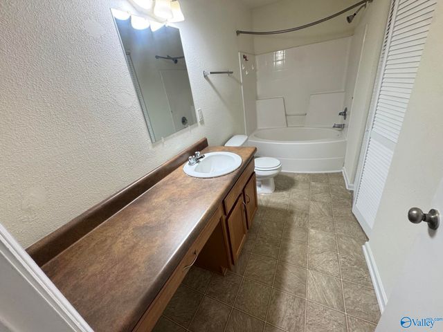 204 Dormont Drive NE, Huntsville, AL 35810