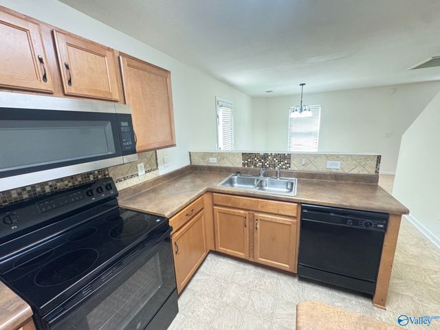 204 Dormont Drive NE, Huntsville, AL 35810