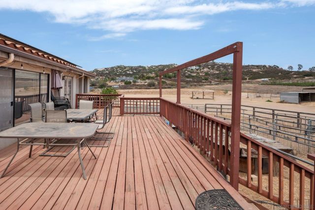 266 Woodmeadow Ln, Ramona, CA 92065
