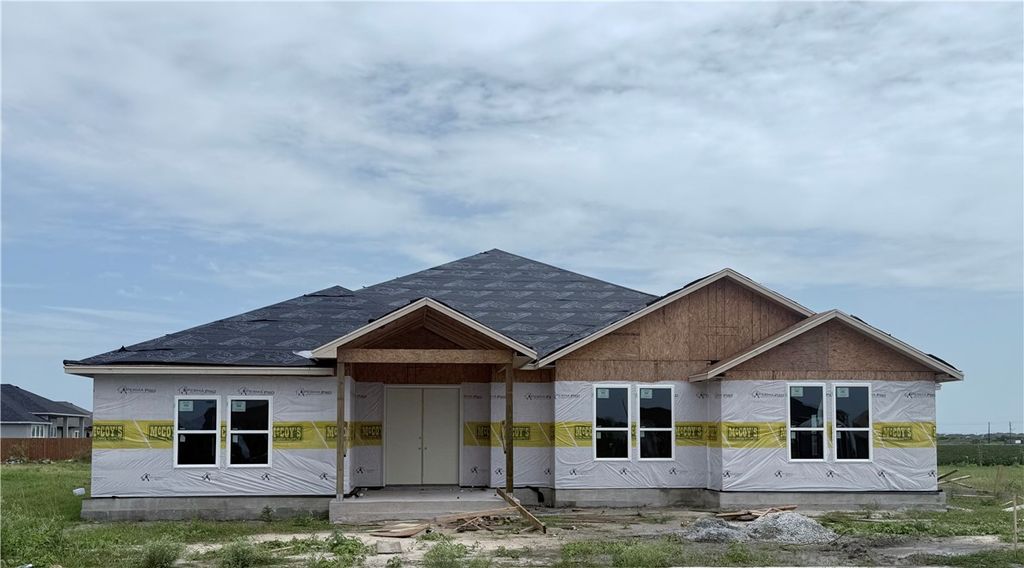 722 Mama Fefi Dr, Corpus Christi, TX 78414