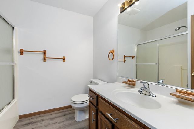 320 Woodridge Circle B, South Elgin, IL 60177