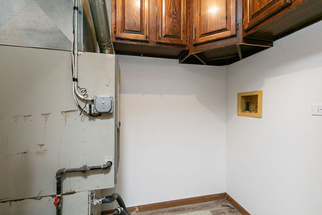 320 Woodridge Circle B, South Elgin, IL 60177