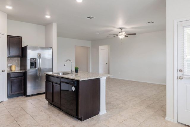824 Tabernash DR, Leander, TX 78641