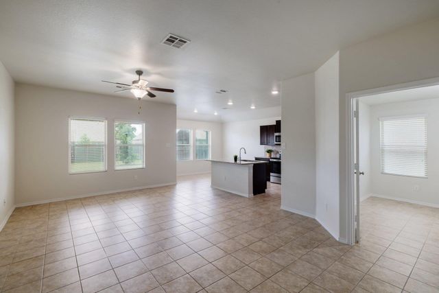 824 Tabernash DR, Leander, TX 78641