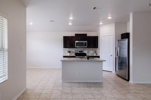 824 Tabernash DR, Leander, TX 78641