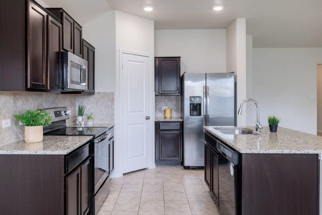 824 Tabernash DR, Leander, TX 78641