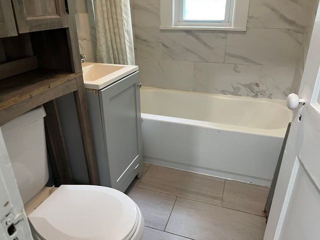 85 Town Hill Street 85, Quincy, MA 02169