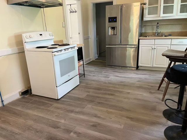 85 Town Hill Street 85, Quincy, MA 02169