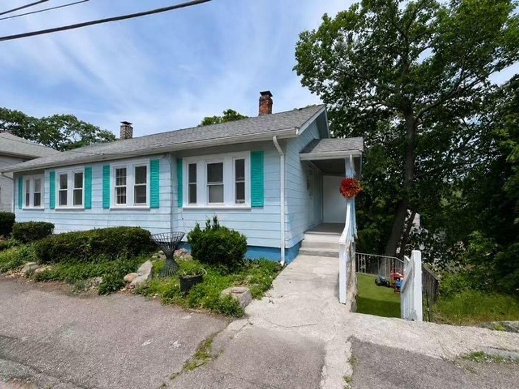 85 Town Hill Street 85, Quincy, MA 02169