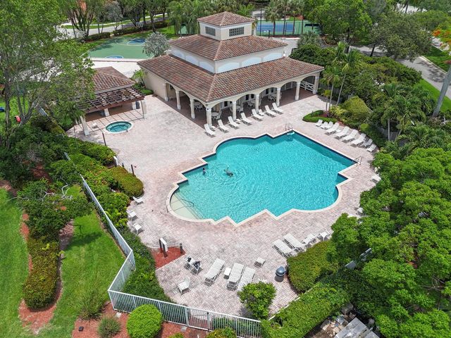 5006 Heron Court, Coconut Creek, FL 33073