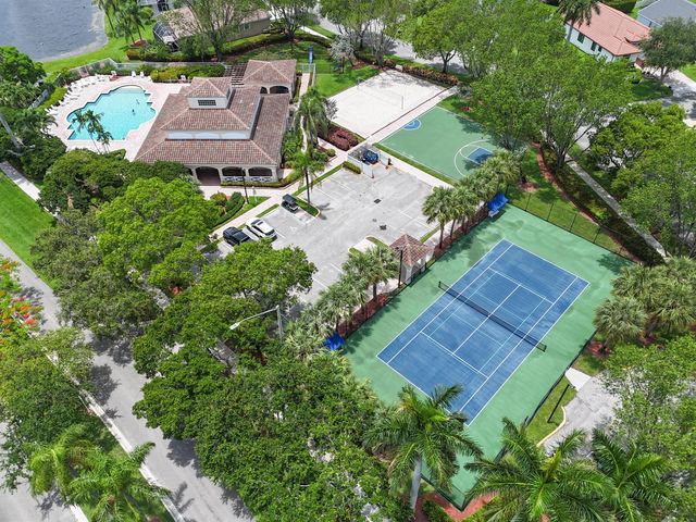 5006 Heron Court, Coconut Creek, FL 33073