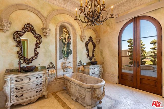 25305 Prado De La Felicidad, Calabasas, CA 91302