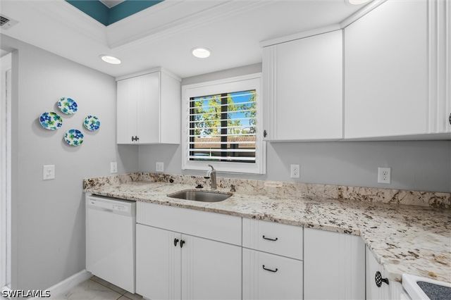 5757 Gage LN 102C, Naples, FL 34113