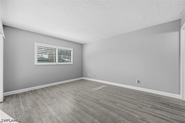 5757 Gage LN 102C, Naples, FL 34113