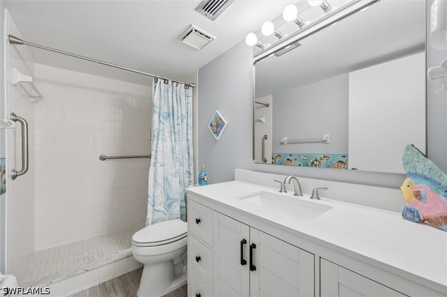 5757 Gage LN 102C, Naples, FL 34113