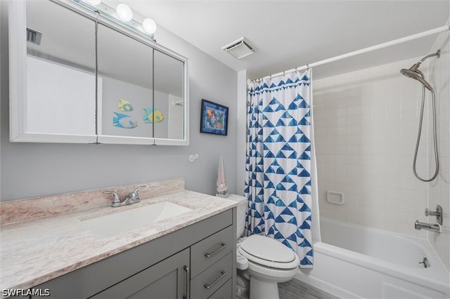5757 Gage LN 102C, Naples, FL 34113