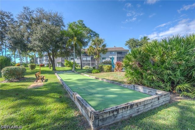 5757 Gage LN 102C, Naples, FL 34113