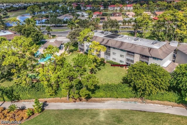 5757 Gage LN 102C, Naples, FL 34113