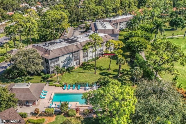 5757 Gage LN 102C, Naples, FL 34113