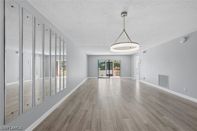 5757 Gage LN 102C, Naples, FL 34113