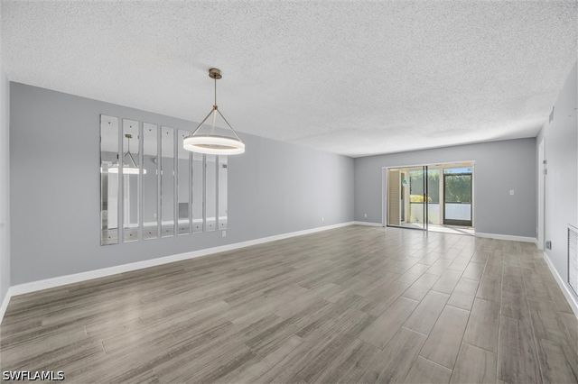 5757 Gage LN 102C, Naples, FL 34113