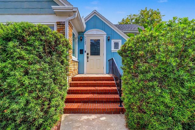 1127 22ND AVENUE N, St Petersburg, FL 33704