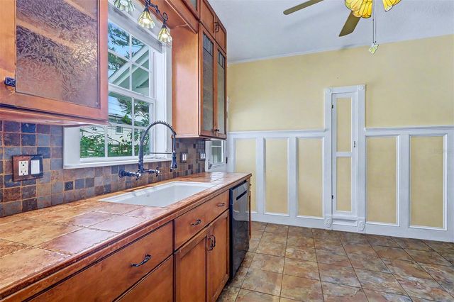 1127 22ND AVENUE N, St Petersburg, FL 33704